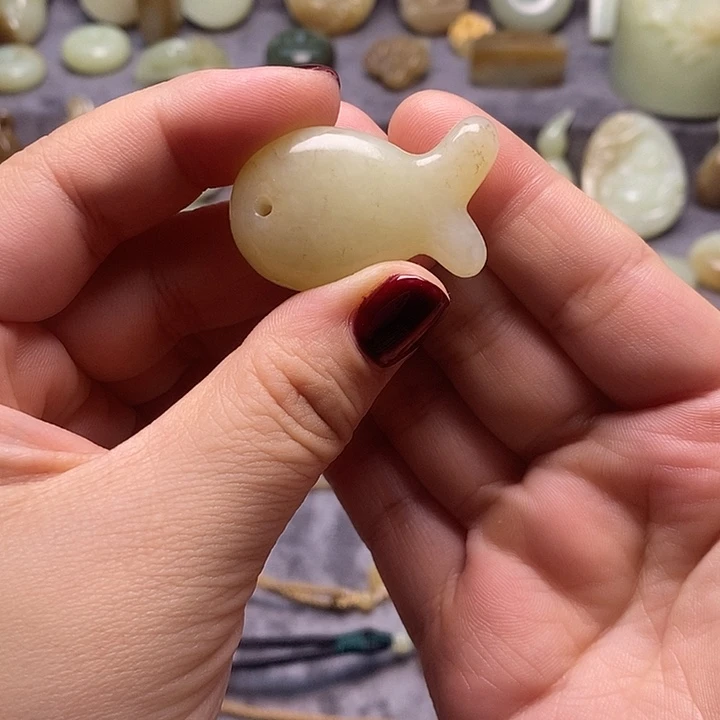 和田玉（糖玉）未镶嵌颈饰