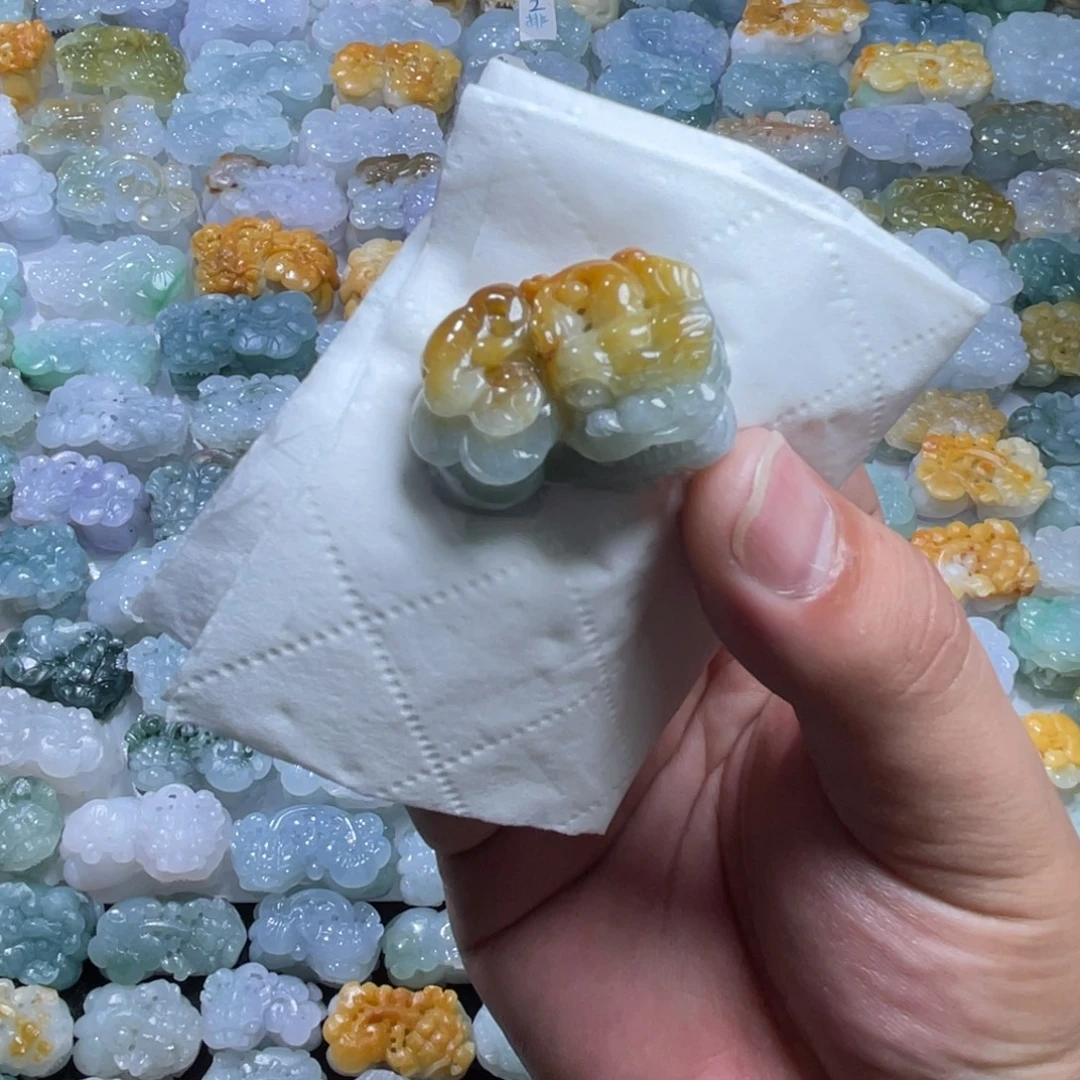 颈饰未镶嵌翡翠天然