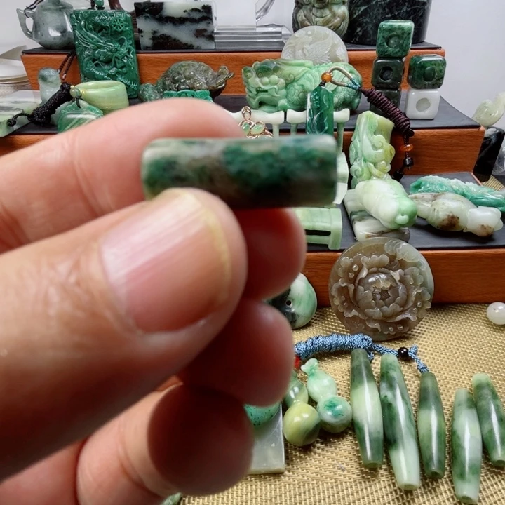 独山玉未镶嵌珠宝半成品