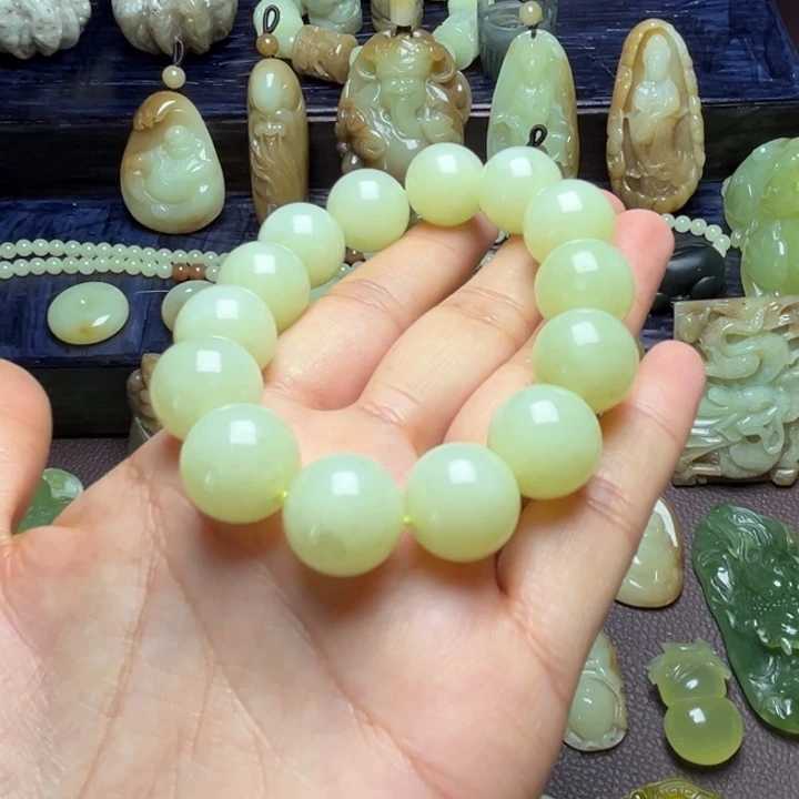 田***里岫岩老玉（透闪石质玉）未镶嵌把件