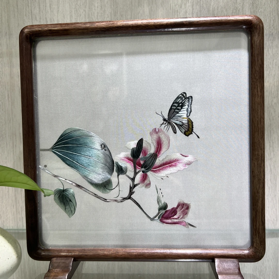 《蝶恋花》-非遗苏绣精品双面绣摆台（画芯20cm）实木框架