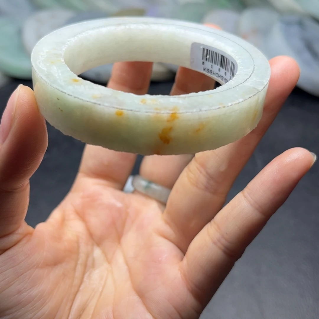 定制翡翠未镶嵌翡翠手镯