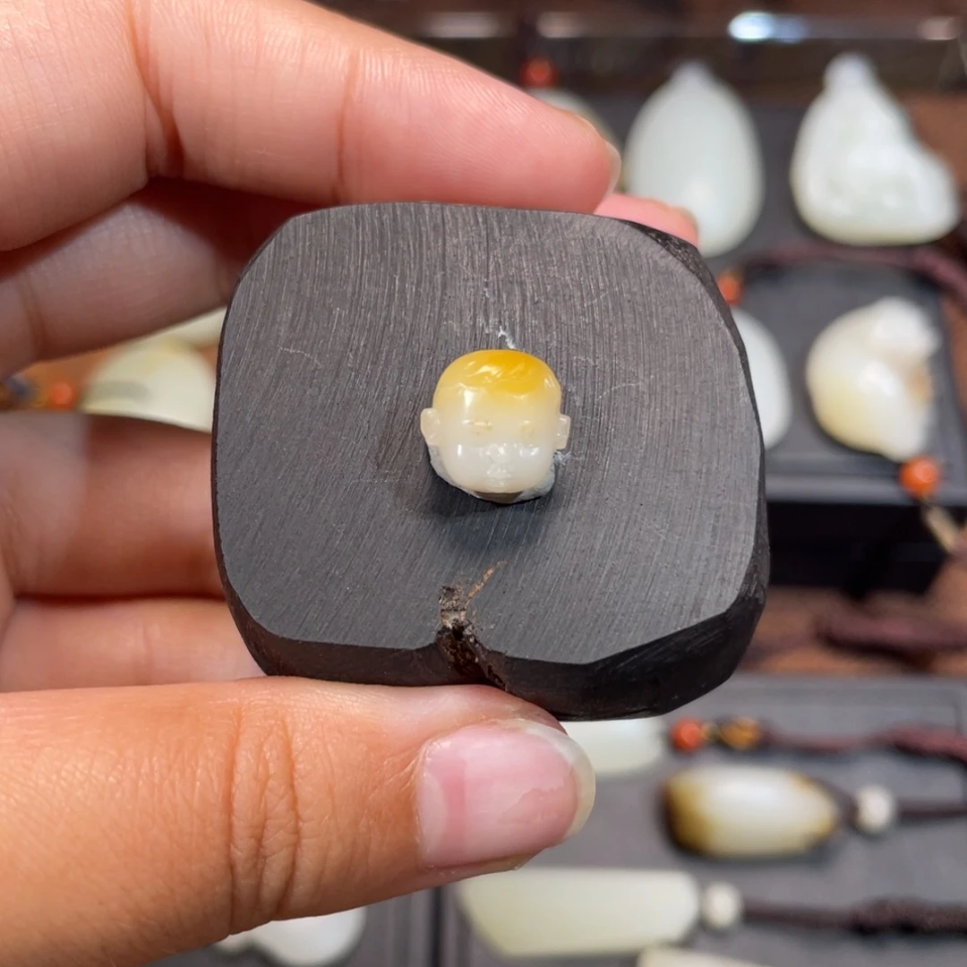 无***我颈饰未镶嵌和田玉