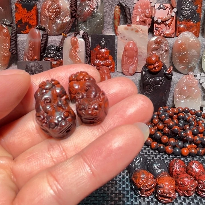 石英质玉挂件未镶嵌山****雨