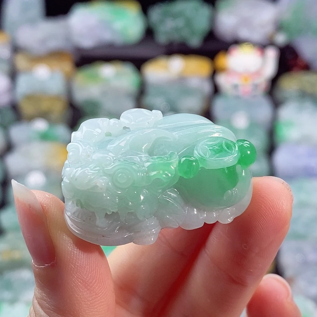 颈饰未镶嵌翡翠天然