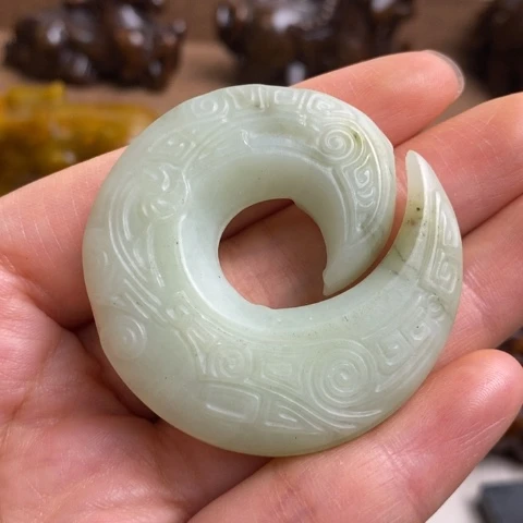 蛇纹石玉未镶嵌颈饰91