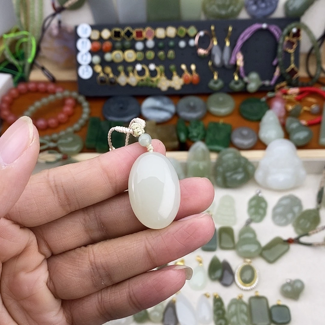 和田玉未镶嵌吊坠(不含链)