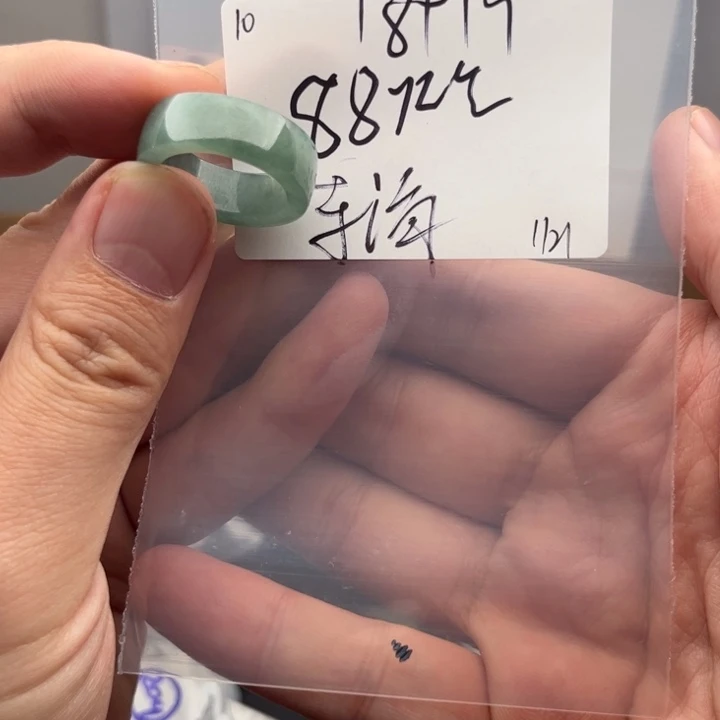 翡翠戒指未镶嵌东***宫