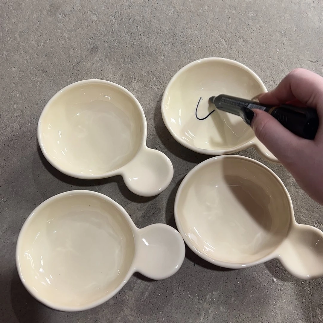 瓷白色味碟四个到手