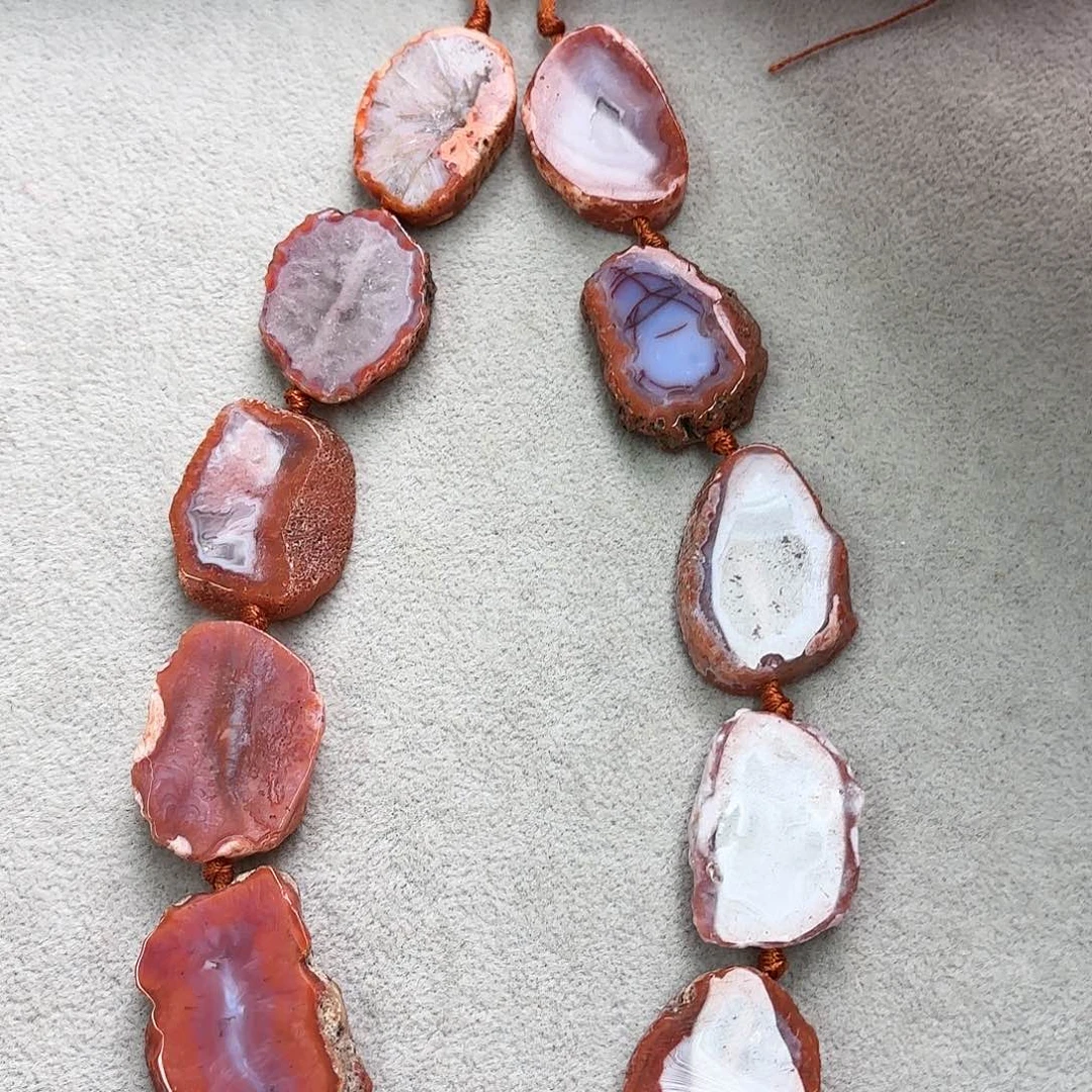 出***喽玛瑙/玉髓未镶嵌珠宝半成品南红