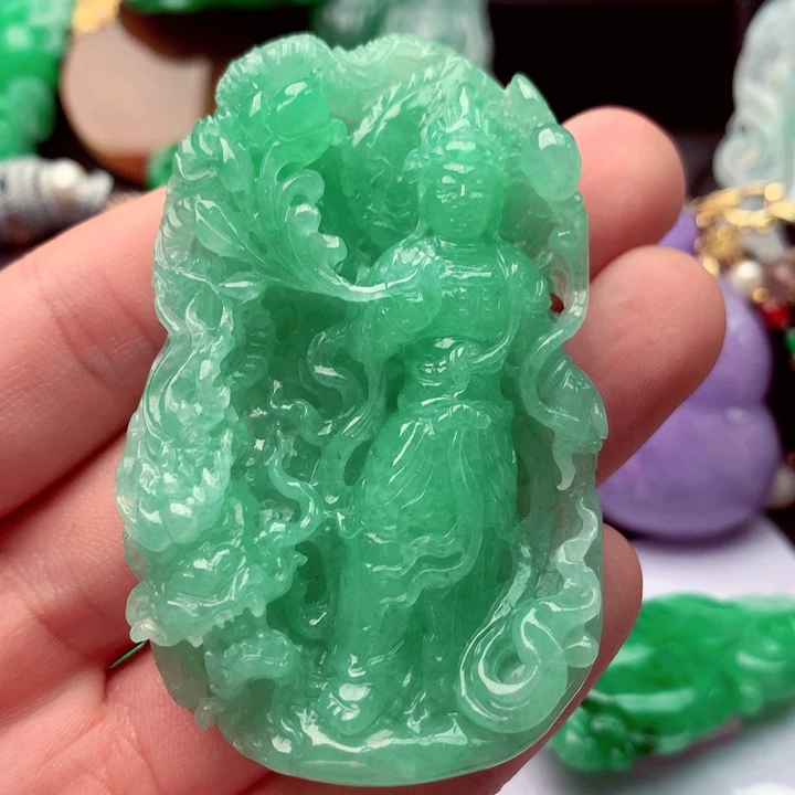 吊坠(不含链)未镶嵌翡翠