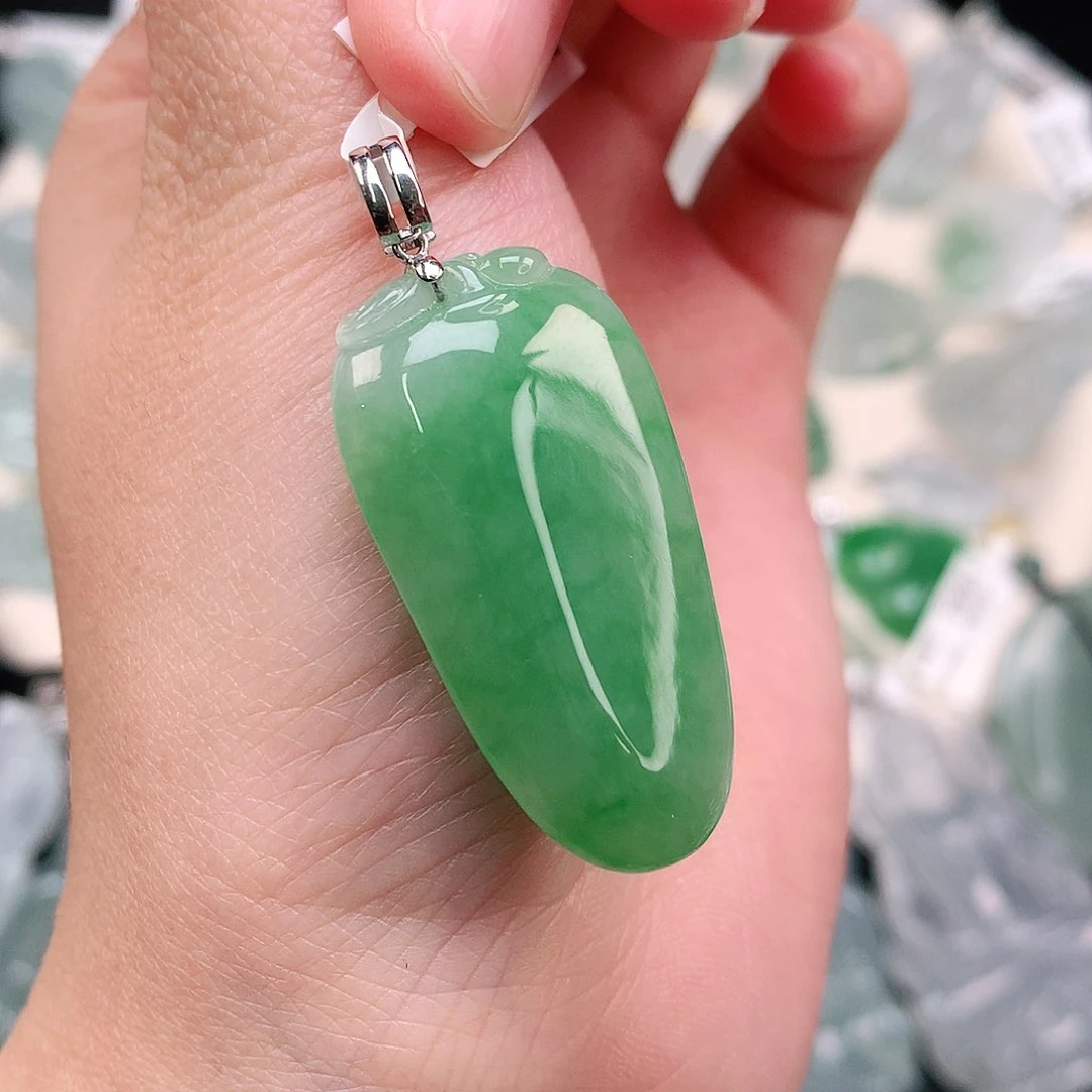 翡翠18K金镶嵌颈饰云**轻绿瓜37，19，6.7