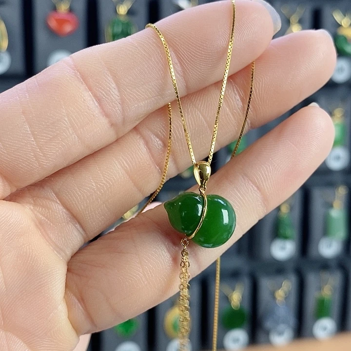 和田玉18K金镶嵌吊坠(赠链)