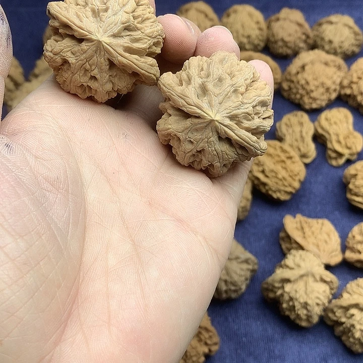 文玩核桃吊坠43大粗筋小黄尖