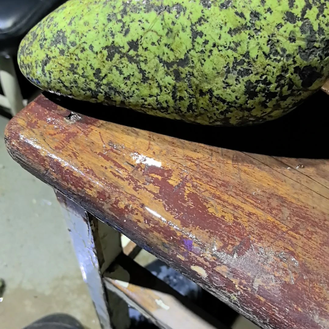 蒙***哥藏玉药王石原石一个摆件一个