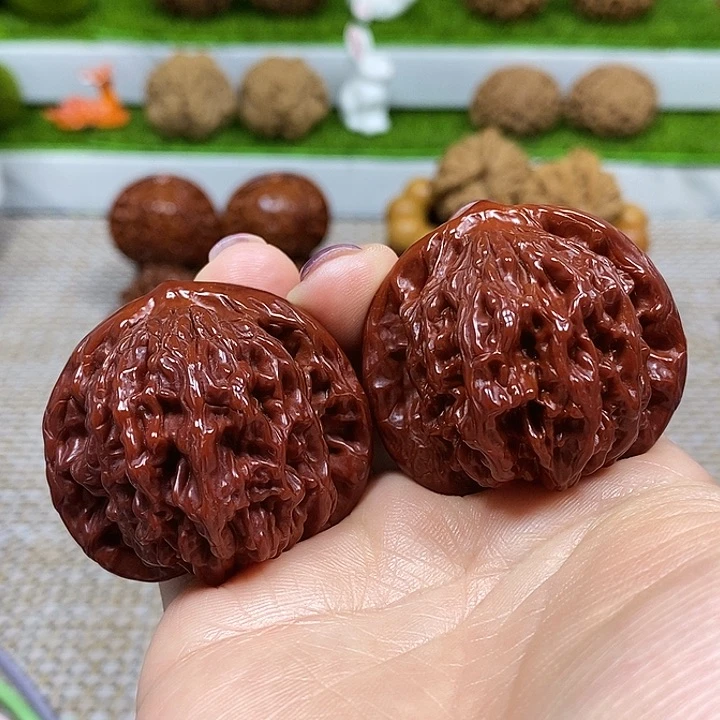 文玩核桃把件狮虎兽