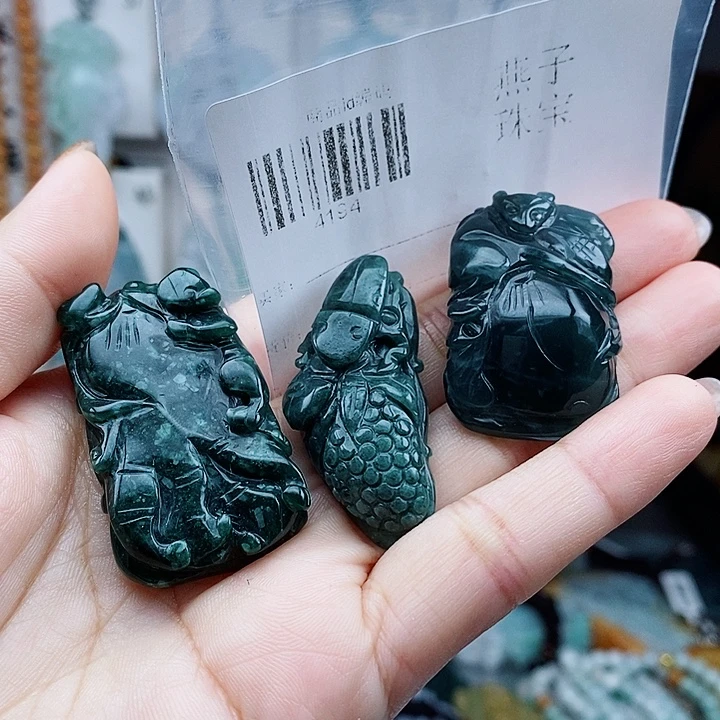 翡翠未镶嵌颈饰翡翠