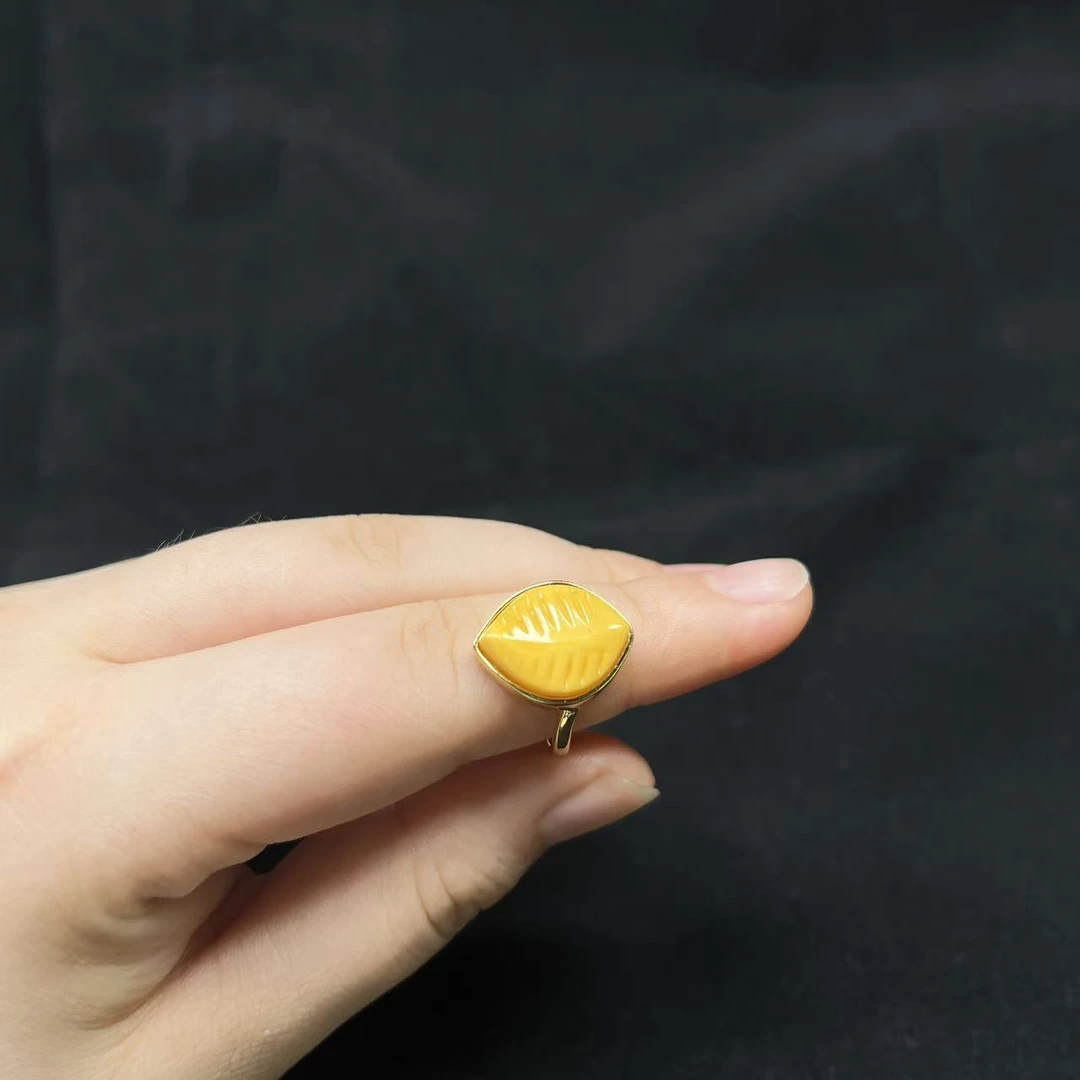 天然保真无优化无烤色s925银镶嵌蜜蜡金枝玉叶戒指