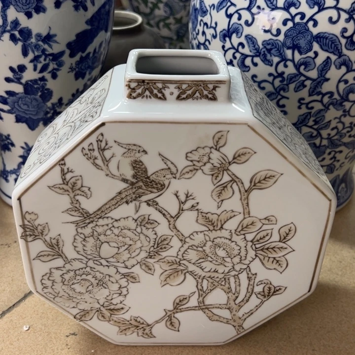 微瑕陶罐。。。。。。。。。。。。