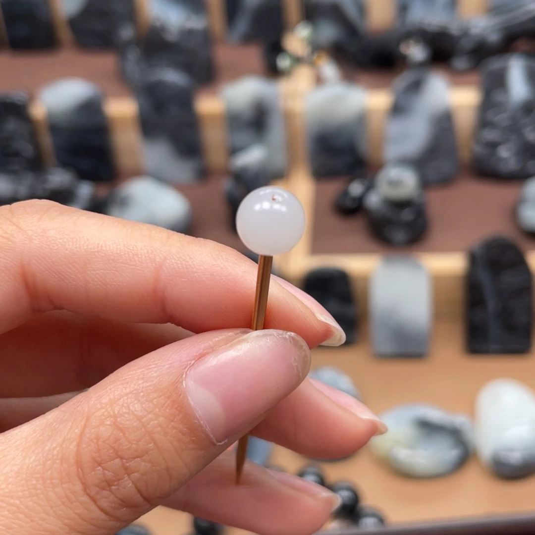 和田玉定制商品不退不换未镶嵌灰*狼