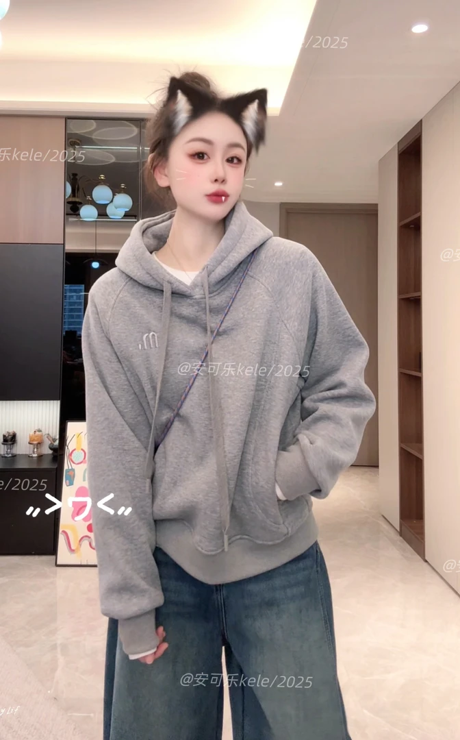 【安可乐】2025冬季加绒新款连帽抽绳小m刺绣卫衣时尚百搭（1050）