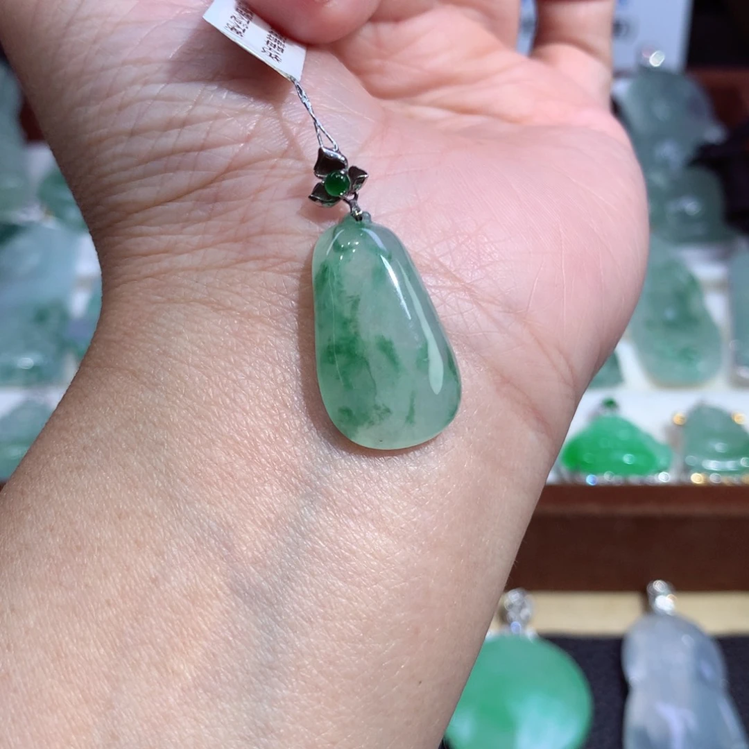 吊坠(不含链)18K金镶嵌翡翠福瓜