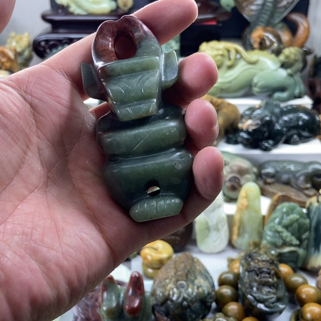 叾***屾岫岩河磨玉（透闪石质玉）未镶嵌把件