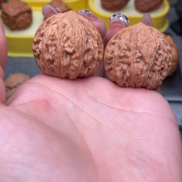 文玩核桃把件太行龙珠36全品