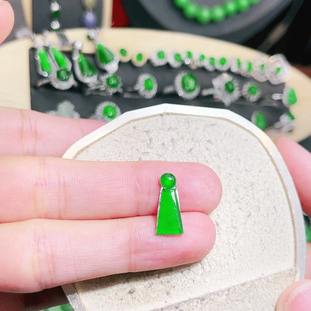 翡翠未镶嵌吊坠(不含链)裸石