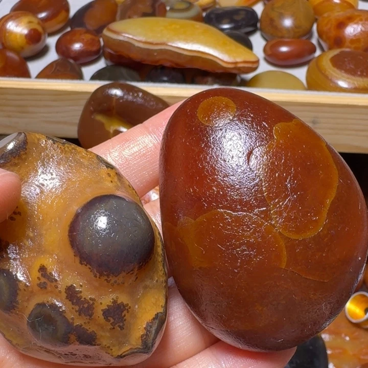 美***石瓷片马达加斯加奇石手把件