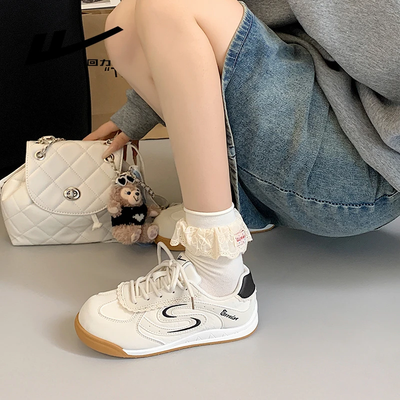 回力小白鞋女2025冬季新款轻便运动鞋百搭时尚耐磨泡芙鞋休闲鞋子