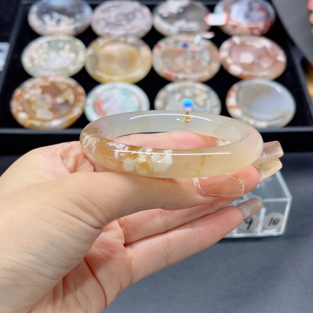 玛瑙/玉髓手镯未镶嵌5758