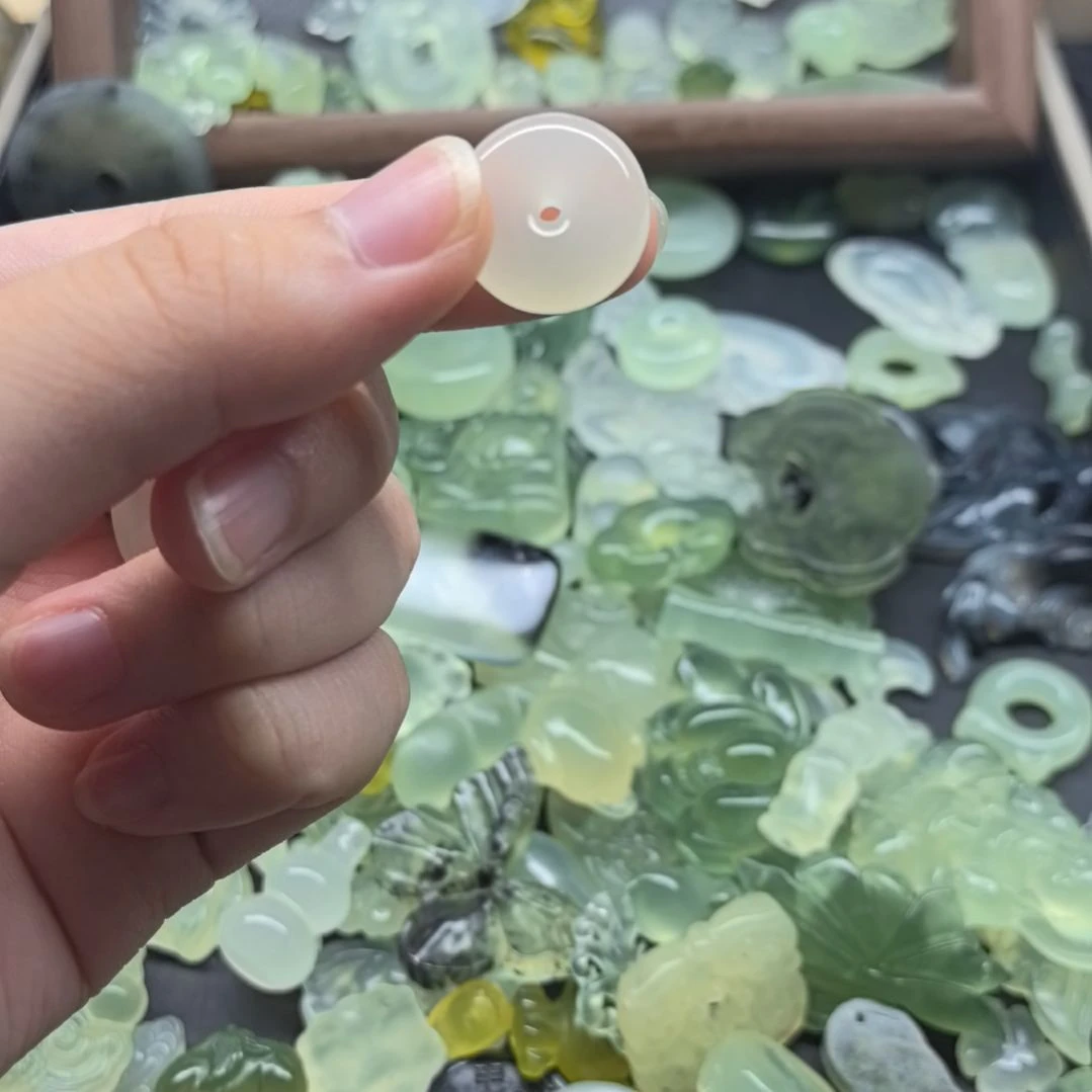 蛇纹石玉合金颈饰