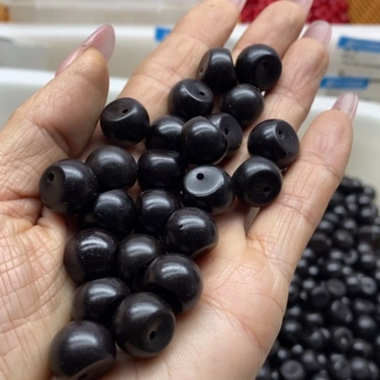 白玉菩提吊坠13黑金蒜瓣60颗