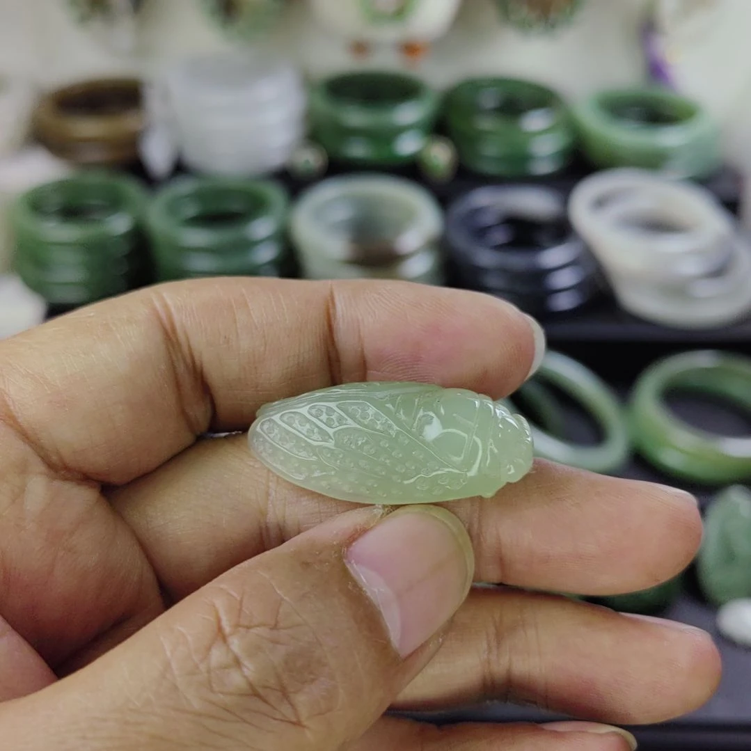 和田玉未镶嵌吊坠(赠链)