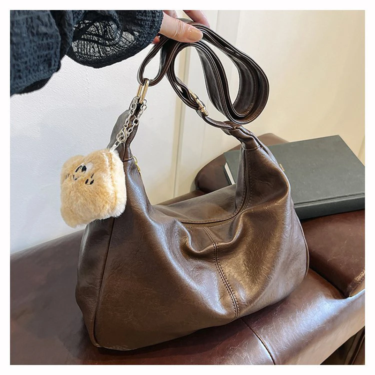 时尚休闲通勤大容量单肩包  733