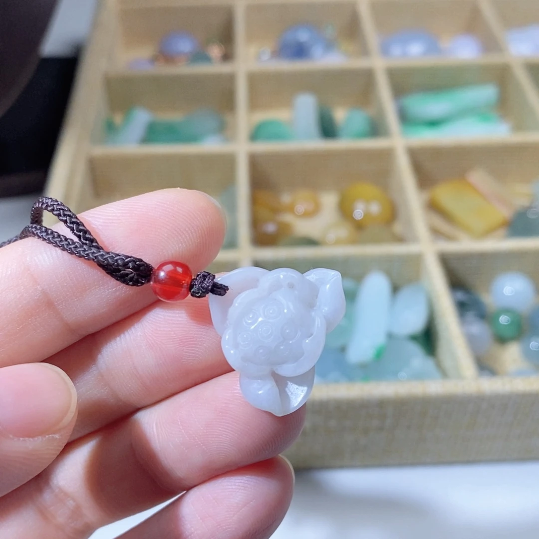 翡翠未镶嵌颈饰好