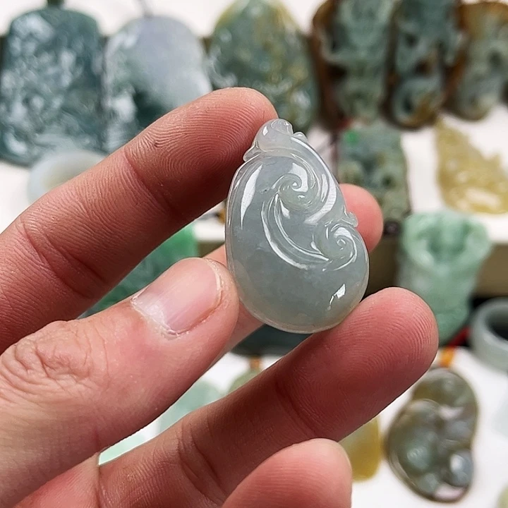 翡翠颈饰未镶嵌翡翠