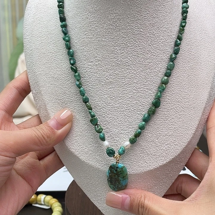 未镶嵌绿松石珠宝奇石