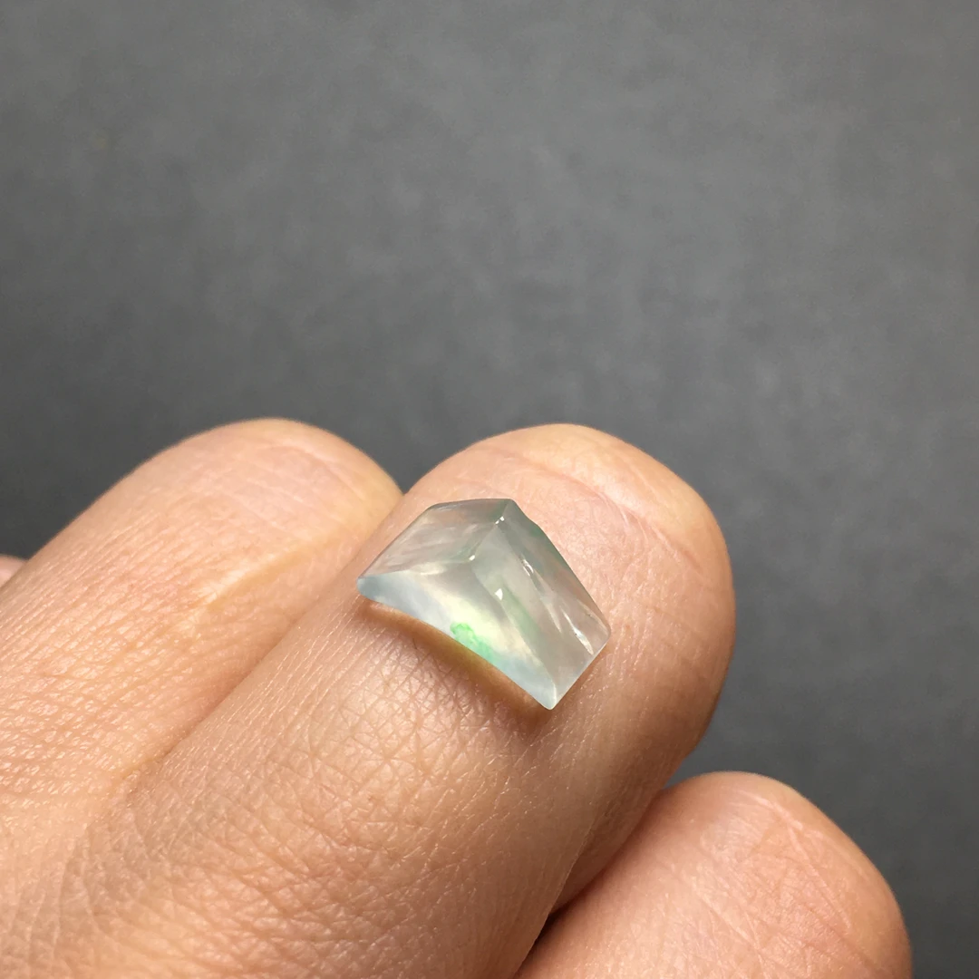 尺寸11.1-5.9-5.7天然翡翠飘绿冰胶山峦镶嵌男女戒指珠宝手镯时尚