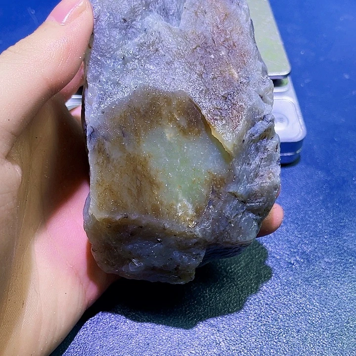 未镶嵌和田玉（糖玉）珠宝半成品
