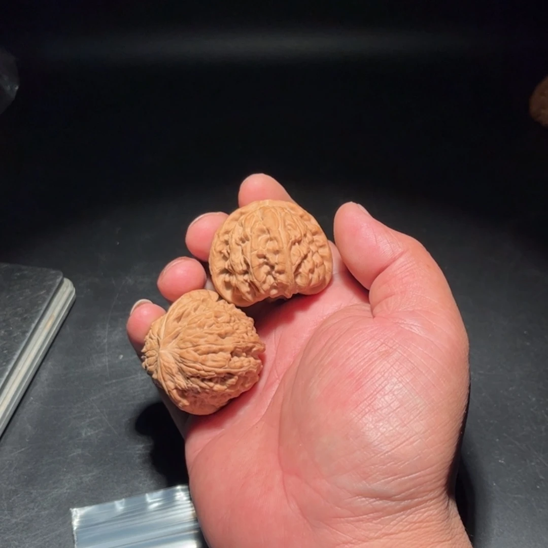 【闪购商品】不***.文玩核桃木制手把件