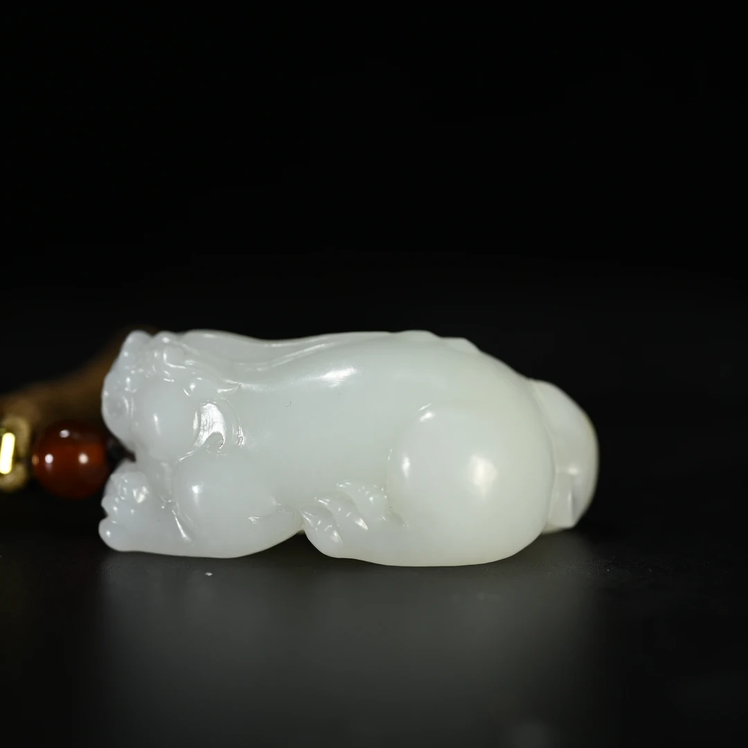 Lot8835 2510300010和田玉貔貅挂件/杭拍