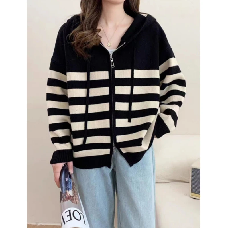 气质秋冬加厚黑白条纹帽衫针织拉链开衫女