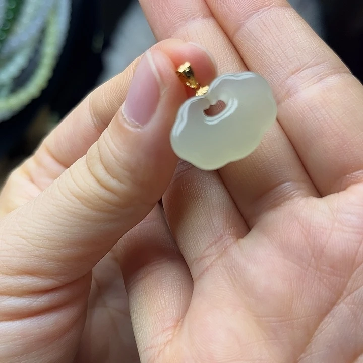 和田玉18K金镶嵌颈饰