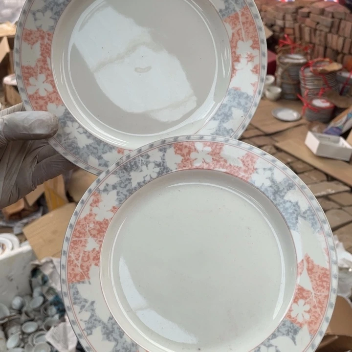 其他盘子碗砂锅都有