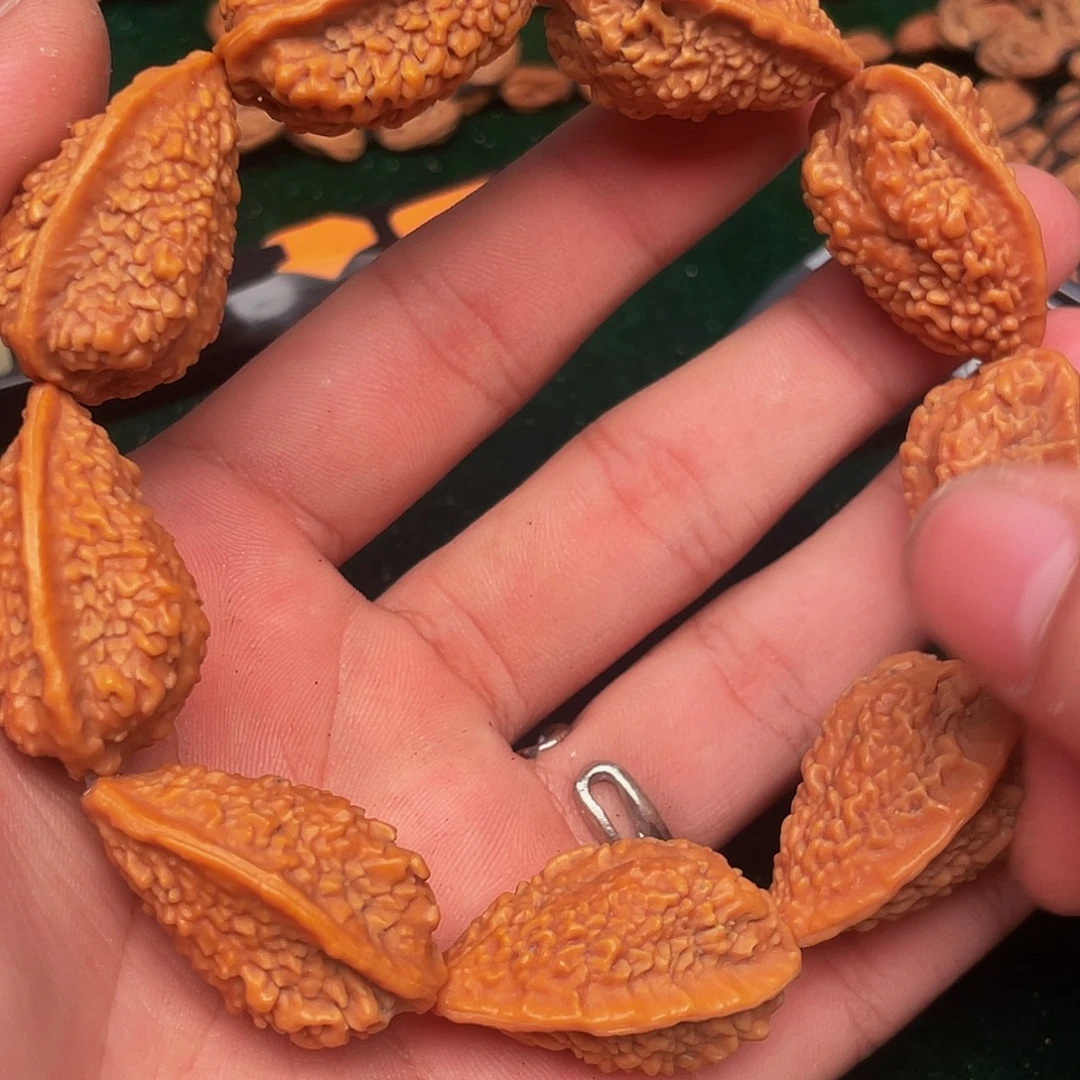 一***哥文玩核桃吊坠异性