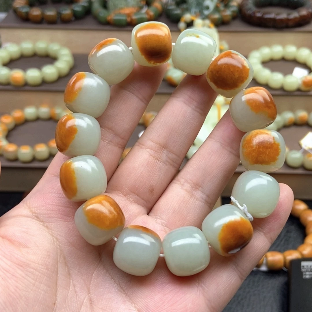 笑***长透闪石质玉未镶嵌手串