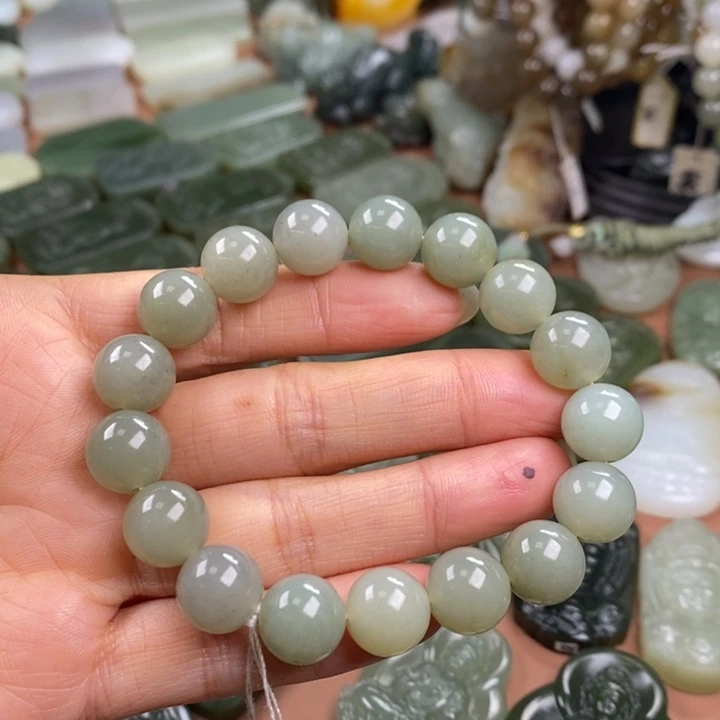 和田玉未镶嵌颈饰予