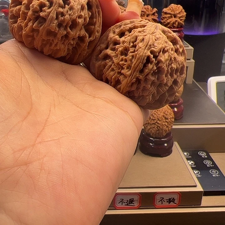 文玩核桃把件44 南疆石 x-002